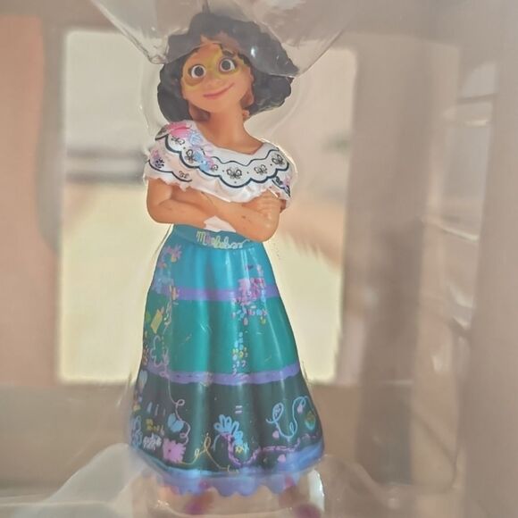 Hallmark Disney Encanto Maribel 3 in Christmas Ornament Tree Decoration NWT - Picture 2 of 8